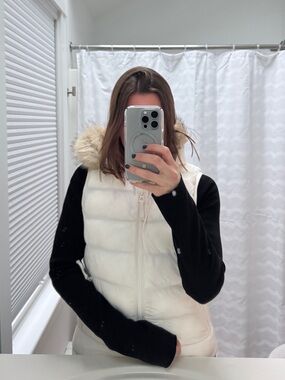 GAP Cream Quilted Puffer Vest with Faux Fur Hood Trim